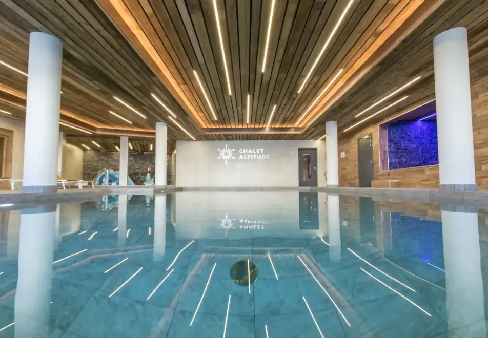 Chalet Altitude, Arc 2000 (self catered apartments) - Indoor pool