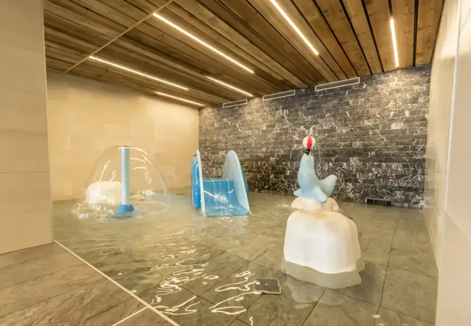 Chalet Altitude, Arc 2000 (self catered apartments) - Kids Pool
