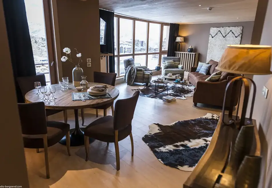 Le Taos, Tignes le Lac (self catered apartments & hotel) - Typical apartment style (©Studio Bergoend)