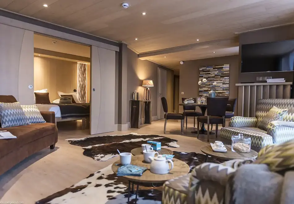 Le Taos, Tignes le Lac (self catered apartments & hotel) - Typical apartment style (©Studio Bergoend)
