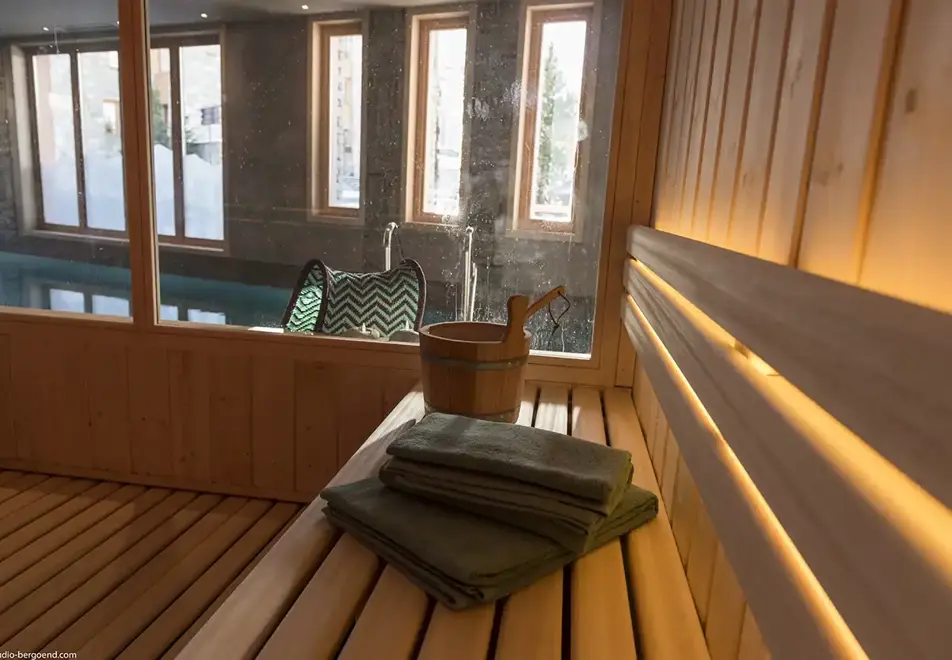 Le Taos, Tignes le Lac (self catered apartments & hotel) - Sauna (©Studio Bergoend)