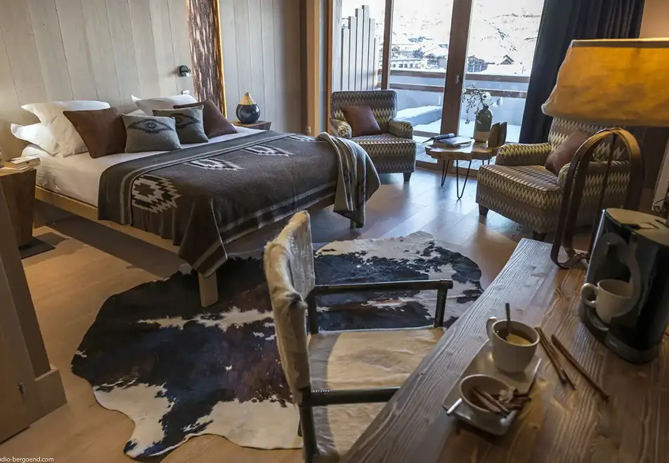 Le Taos, Tignes le Lac (self catered apartments & hotel) - Typical suite duo style (©Studio Bergoend)