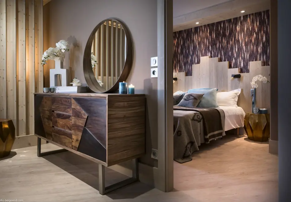 Le Taos, Tignes le Lac (self catered apartments & hotel) - Typical suite junior superior style (©Studio Bergoend)