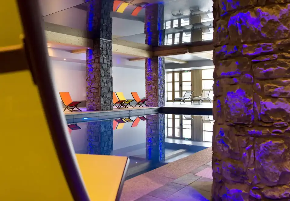 Le Cristal de l'Alpe, Alpe d'Huez (self catered apartments) - Indoor pool