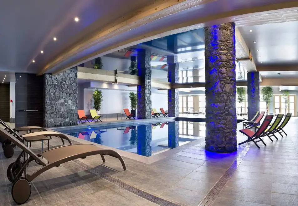 Le Cristal de l'Alpe, Alpe d'Huez (self catered apartments) - Indoor pool