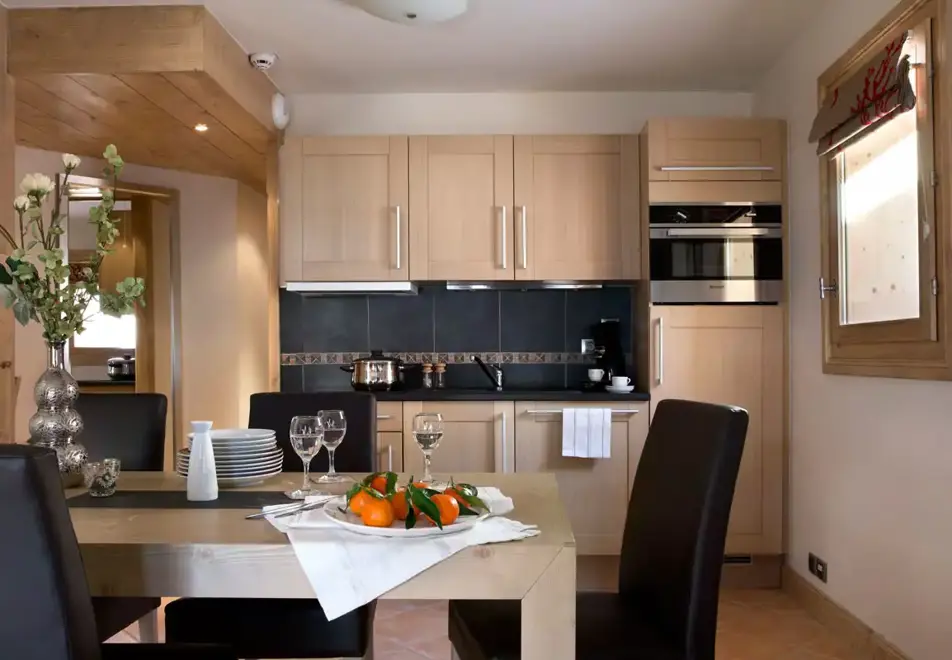 Le Cristal de l'Alpe, Alpe d'Huez (self catered apartments) - Typical apartment style