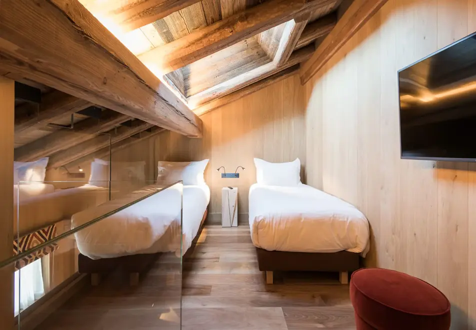 Hotel Armancette, St Nicolas de Veroce (hotel) - Typical duplex 6 persons style (©David Machet)