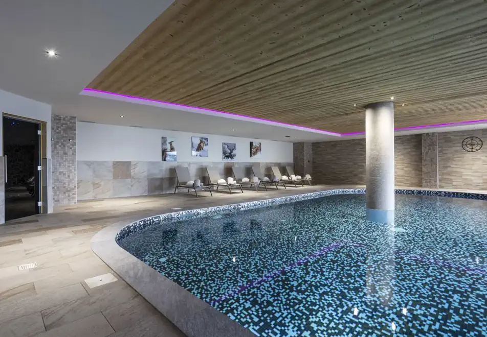 Daria-I Nor, Alpe d'Huez (hotel & apartments) - Indoor pool