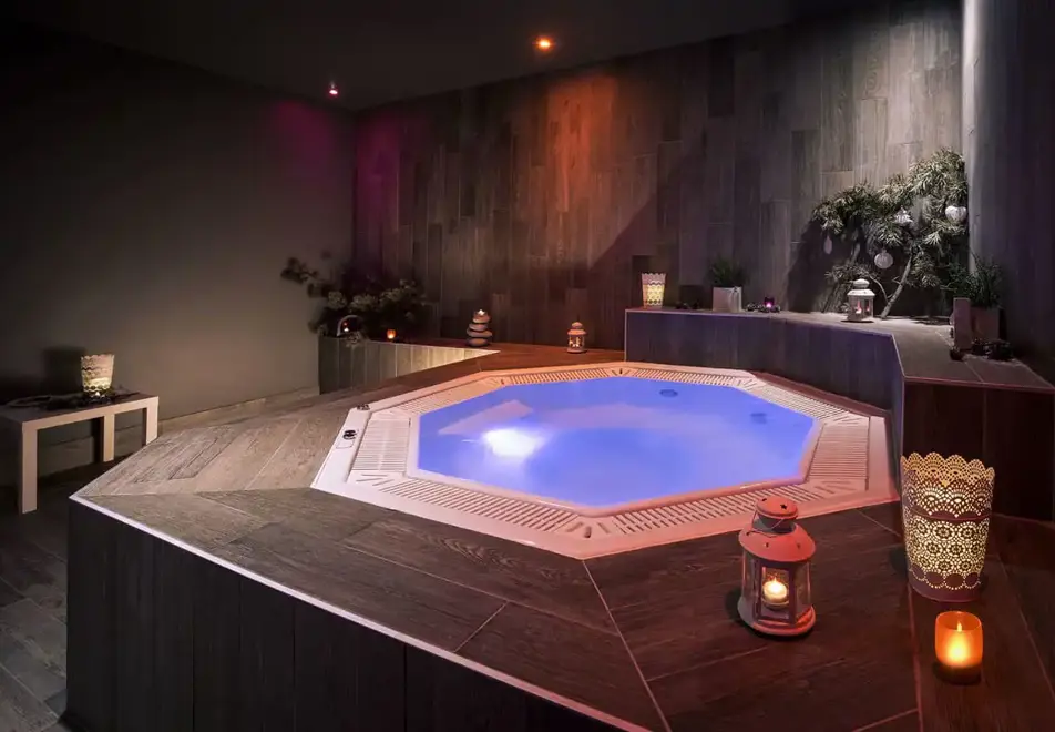Le Pic Blanc, Alpe d'Huez (hotel) - Hot tub