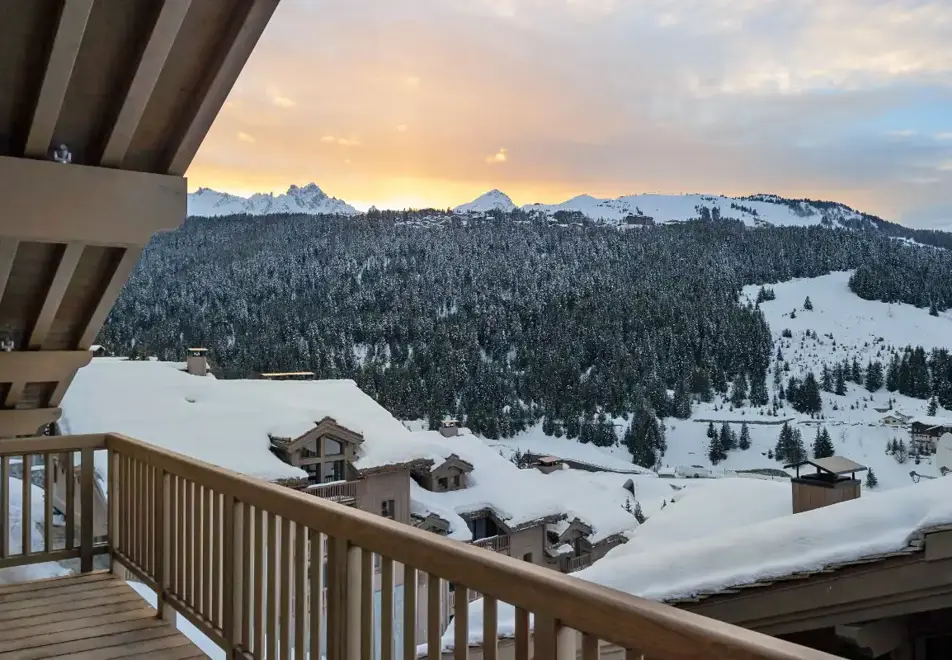 Le C, Courchevel Moriond (self catered apartments) - Views from some apartments