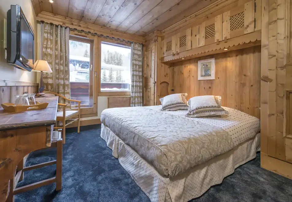 Eterlou, Meribel (hotel) - Typical Tradition room style