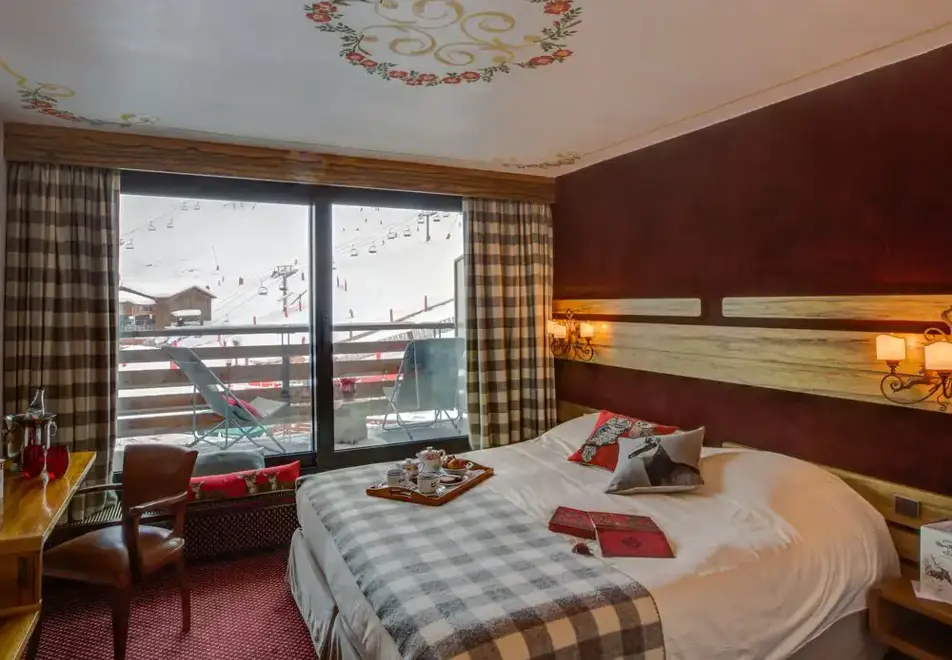 AlpenRuitor, Meribel Mottaret (Hotel) - Piste facing classic room