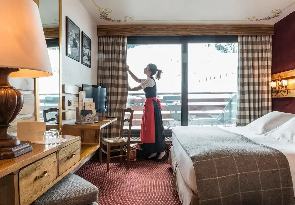 AlpenRuitor, Meribel Mottaret (Hotel) - Piste facing classic room