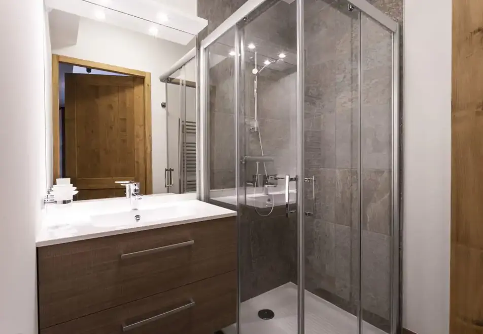 Diamant des Neiges, Plagne 1800 (self catered apartments) ©M.Reyboz - 2 bed sleeps 6