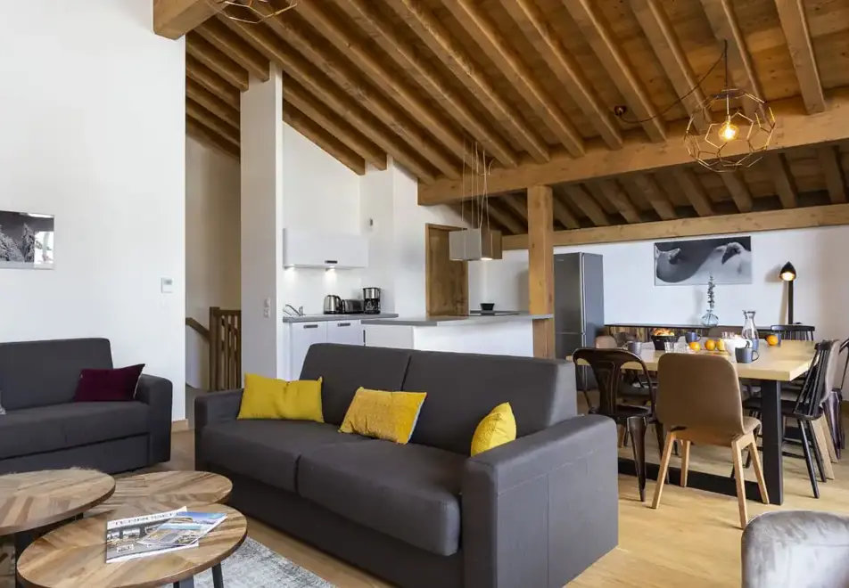 Diamant des Neiges, Plagne 1800 (self catered apartments) ©M.Reyboz - 5 bed sleeps 12