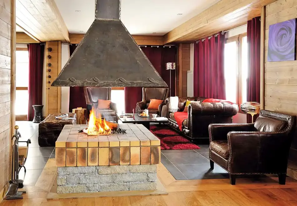 Les Chalets d'Edelweiss, La Plagne (self catered apartments) - Lounge with open fire