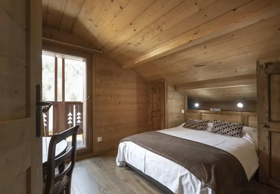 Chalet Bouchon, Plagne 1800 (self catered chalet) - Double bedroom