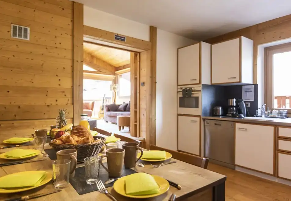 Chalet Bouchon, Plagne 1800 (self catered chalet) - Dining/kitchen area