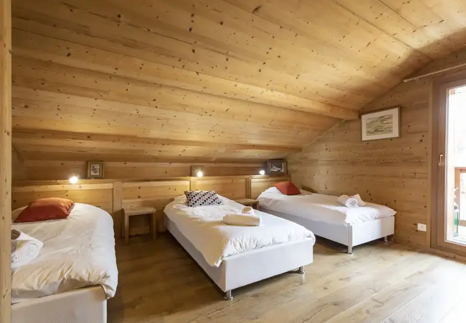 Chalet Bouchon, Plagne 1800 (self catered chalet) - Triple bedroom