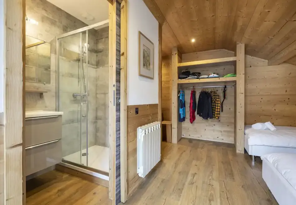 Chalet Bouchon, Plagne 1800 (self catered chalet) - Triple bedroom