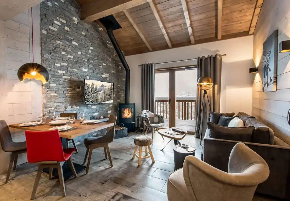 Chalet Skadi, Val d'Isere (self catered apartments) - 2 bedroom sleeps 4 (Fireplace)