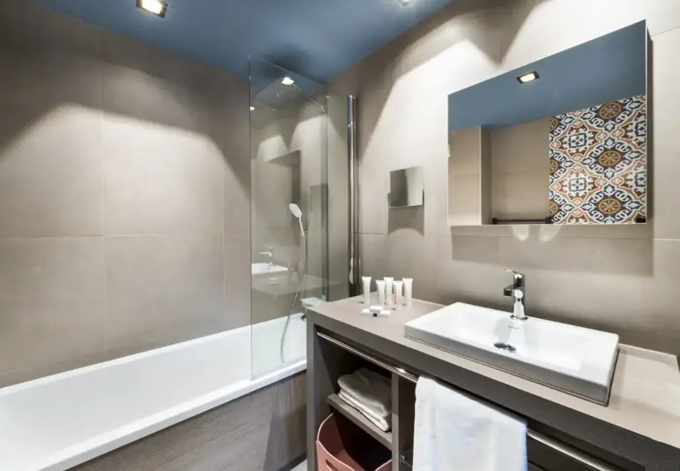 Chalet Skadi, Val d'Isere (self catered apartments) - 2 bedroom sleeps 4