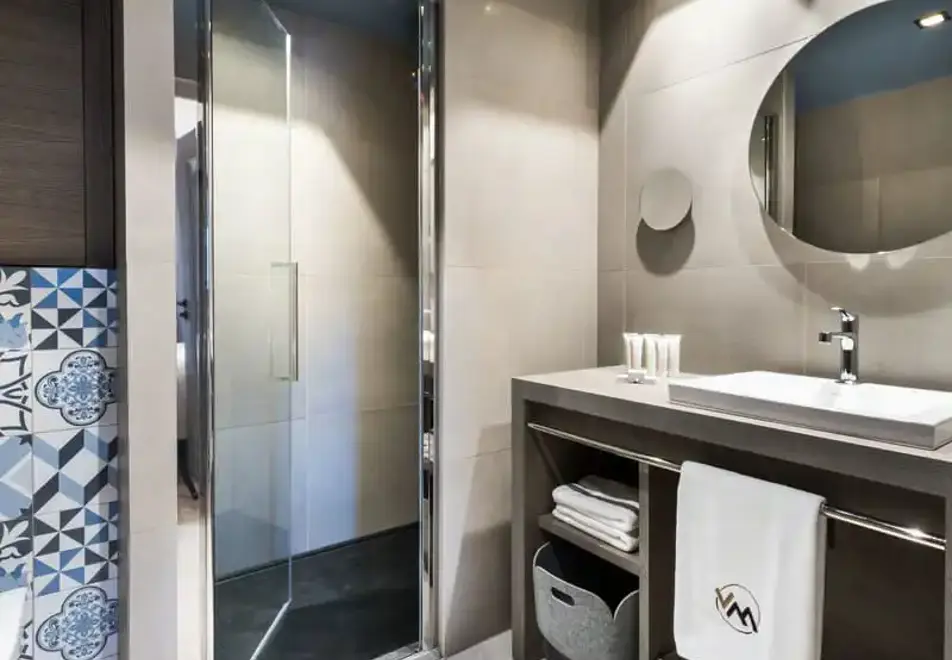 Chalet Skadi, Val d'Isere (self catered apartments) - 2 bedroom sleeps 4