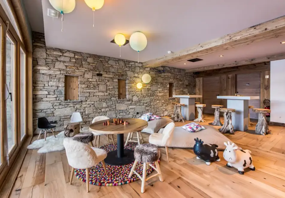 Chalet Skadi, Val d'Isere (self catered apartments) - Reception