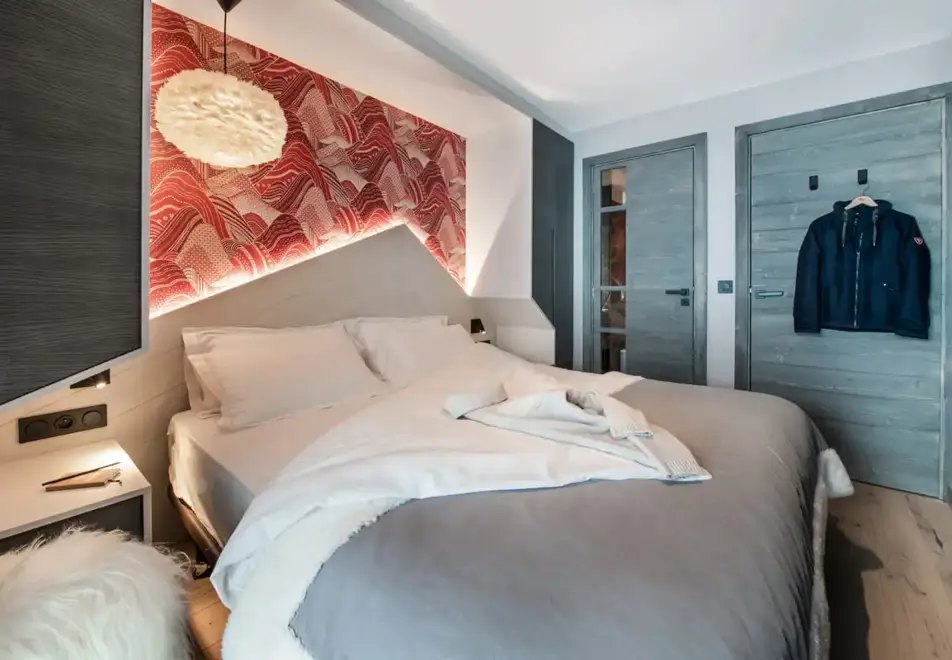 Izia, Val d'Isere (self catered apartments) - Twin bedroom (example of 2 bed 4 apartment)