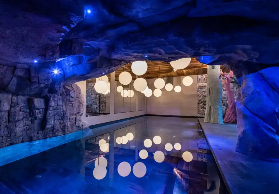 Izia, Val d'Isere (self catered apartments) - Indoor pool