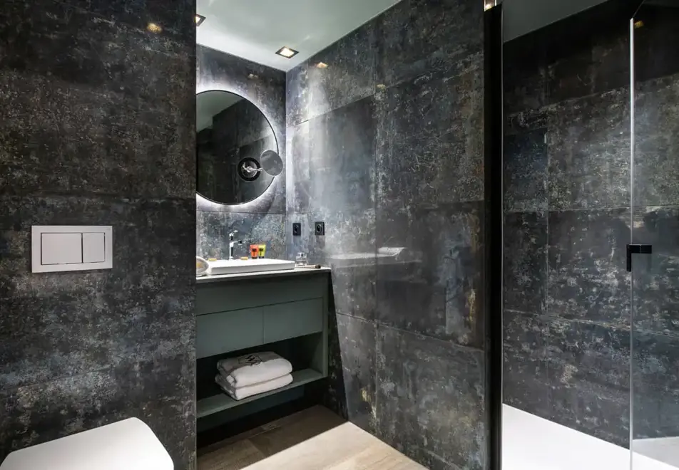 Izia, Val d'Isere (self catered apartments) - Shower room (example of 2 bed 4 apartment)