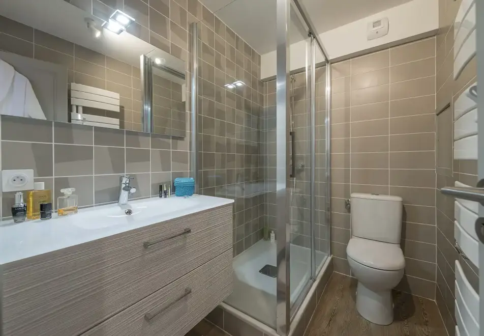 Chalets du Jardin Alpin, Val d'Isere (Espace Killy) - Bathroom