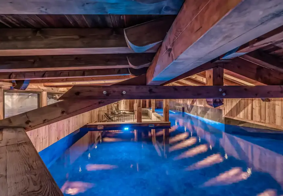 Le Val d'Isere, Val d'Isere (hotel & apartments) - Indoor pool (©andyparant)