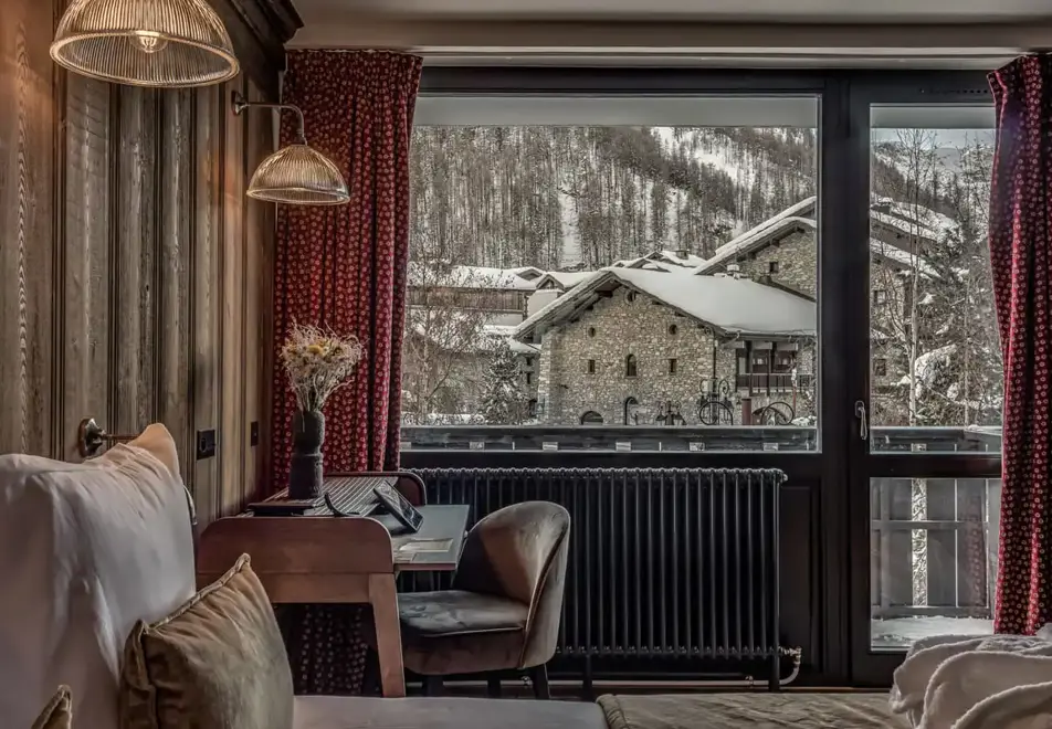 Le Val d'Isere, Val d'Isere (hotel & apartments) - Typical comfort room style (©andyparant)