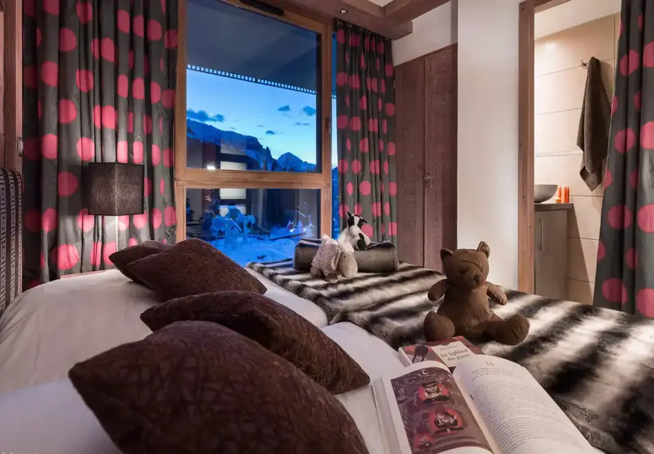 Le Centaure, Flaine (self catered apartments) - Twin Bedroom