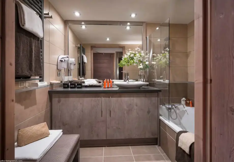 Le Centaure, Flaine (self catered apartments) - Bathroom