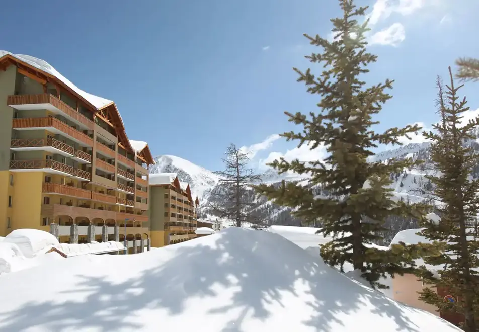 Terrasses d'Isola, Isola 2000 (Southern Alps) - 200m from resort centre