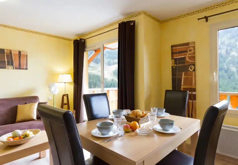 Terrasses d'Isola, Isola 2000 (Southern Alps) - Dining Area