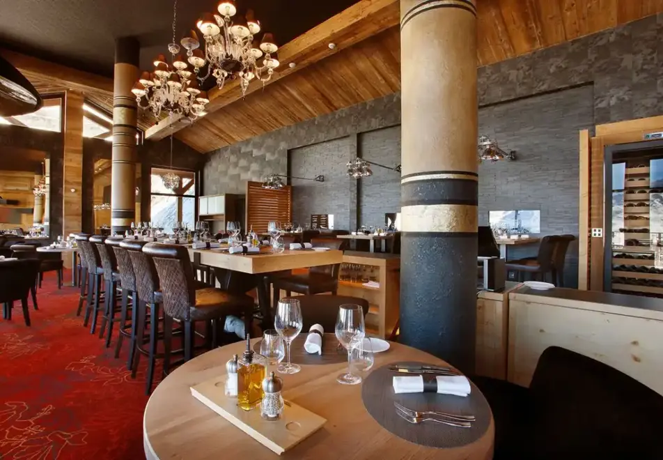 Koh i Nor, Val Thorens (hotel & apartments) - Diamant Noir restaurant
