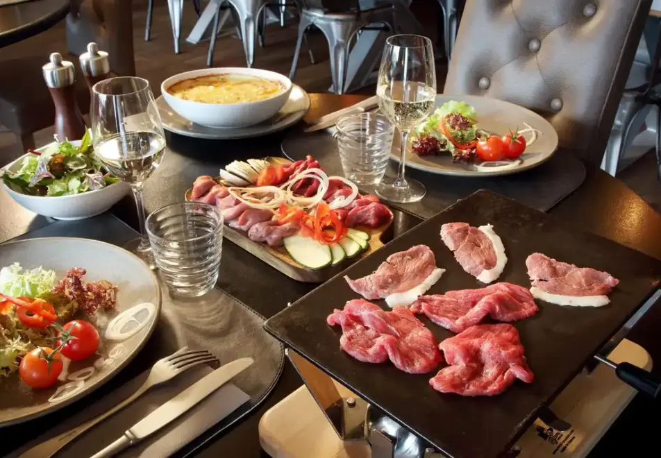 Koh i Nor, Val Thorens (hotel & apartments) - Cave restaurant