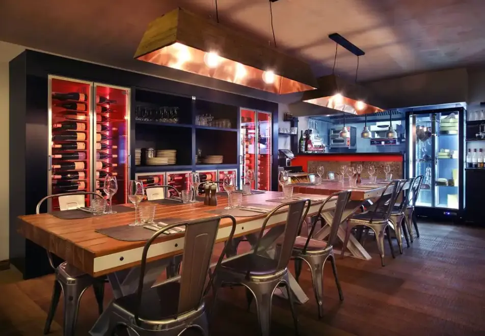 Koh i Nor, Val Thorens (hotel & apartments) - Cave restaurant