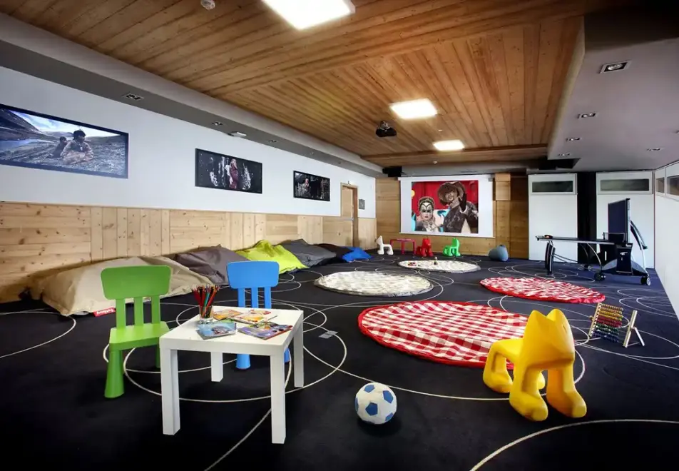 Koh i Nor, Val Thorens (hotel & apartments) - Playroom