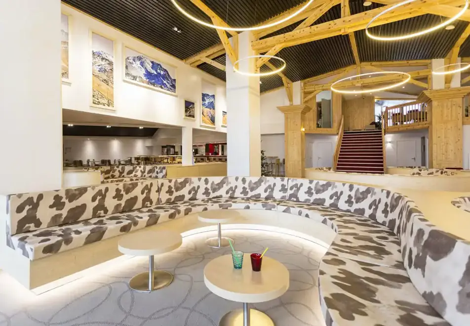 Les Arolles, Val Thorens (hotel) - Lounge area