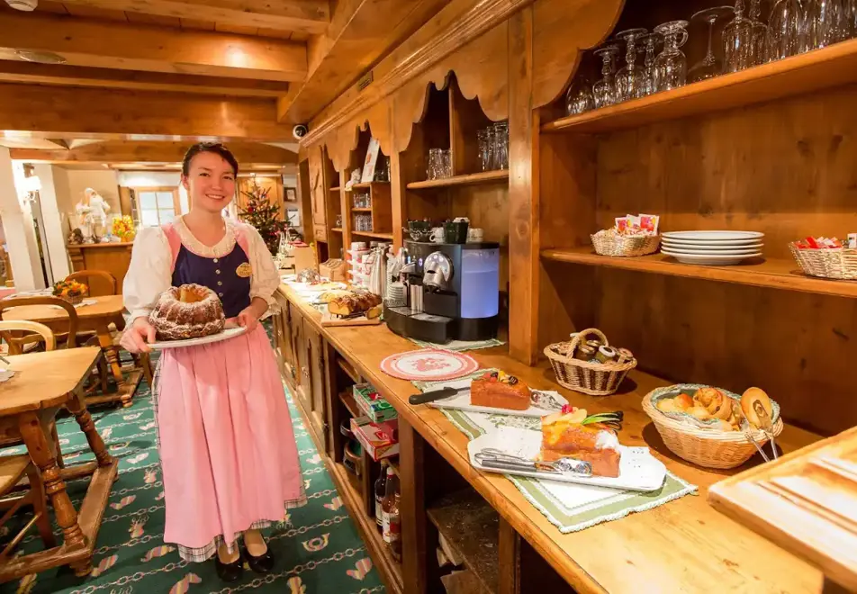 Hotel de la Loze, Courchevel 1850 (hotel) - Breakfast