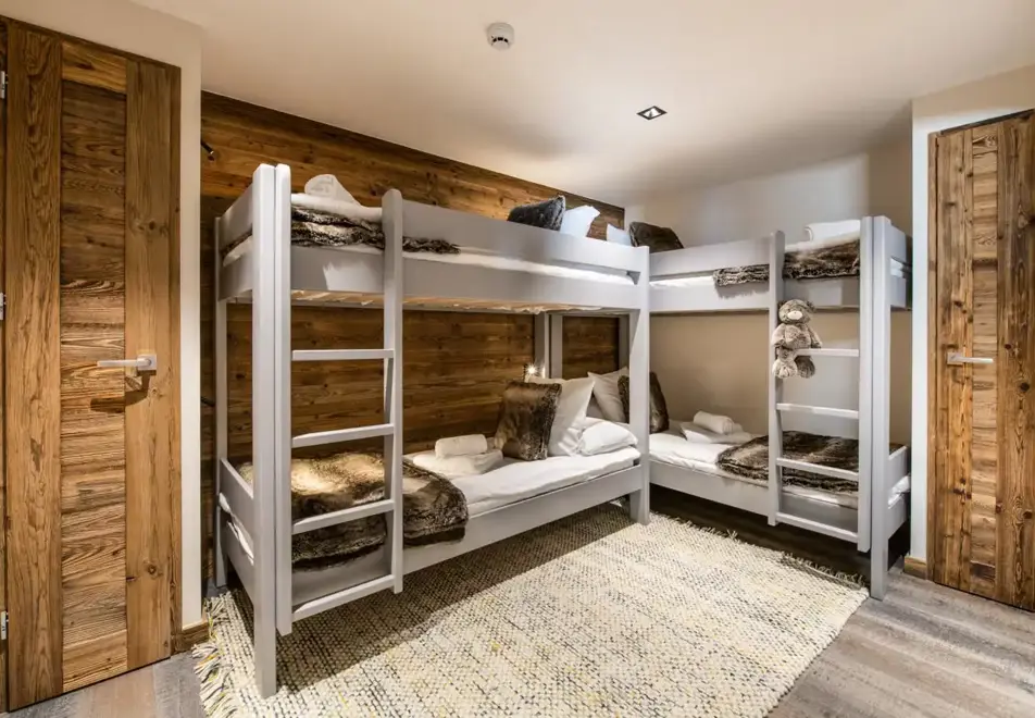 Manali Lodge, Courchevel Moriond (high end apartments) - Indrasan