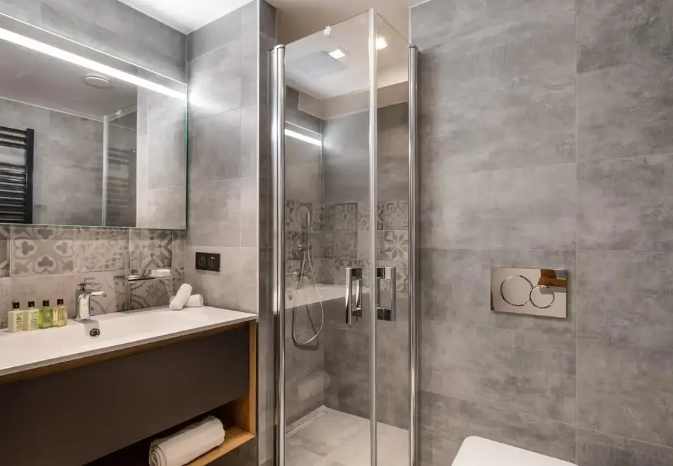 Manali Lodge, Courchevel Moriond (high end apartments) - Lhotse