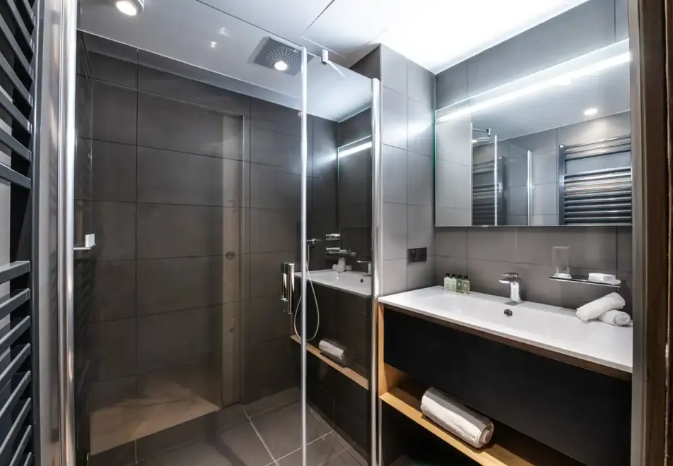 Manali Lodge, Courchevel Moriond (high end apartments) - Nirekha