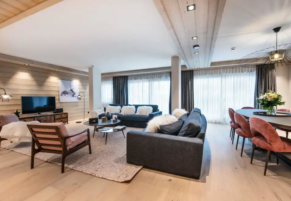 Manali Lodge, Courchevel Moriond (high end apartments) - Kula
