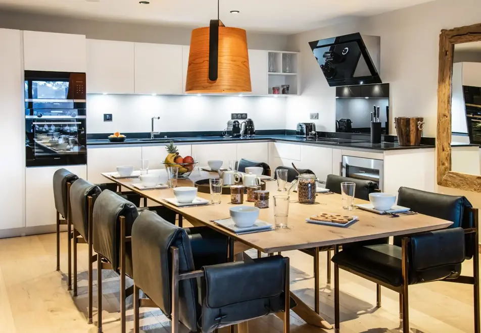 Manali Lodge, Courchevel Moriond (high end apartments) - Yangra