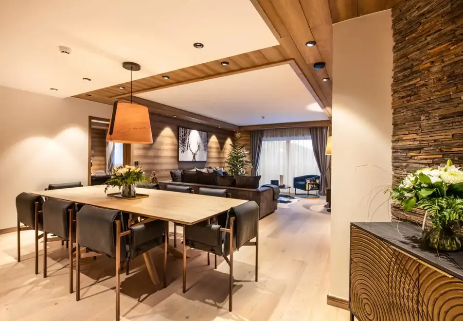 Manali Lodge, Courchevel Moriond (high end apartments) - Yangra